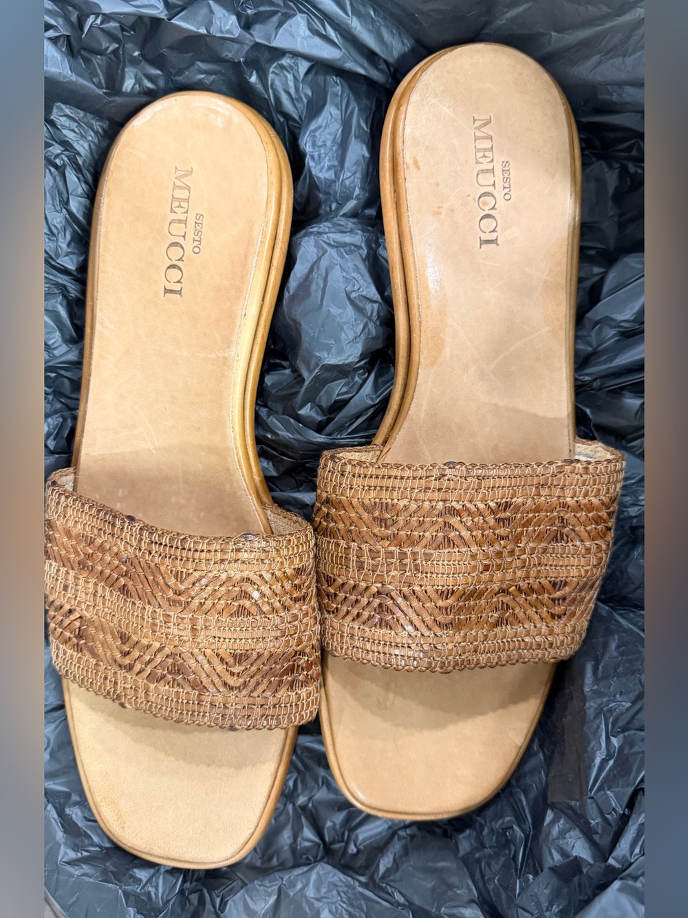 Sesto Meucci Woven Raffia Slide Mules in Tan size 12